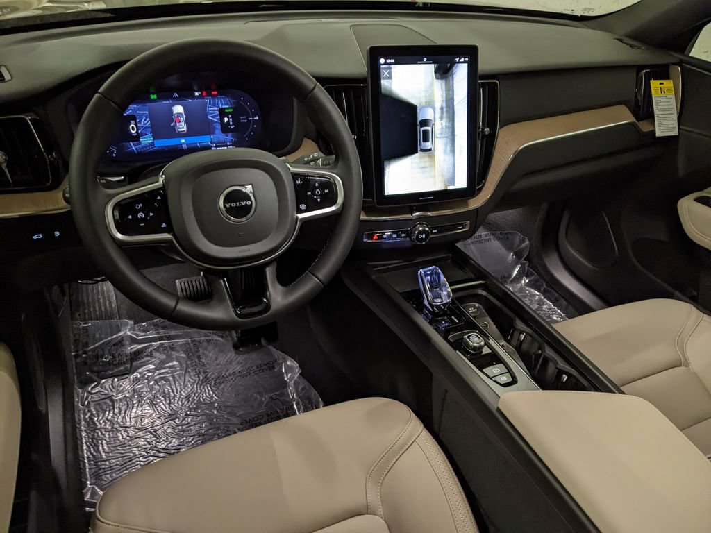 New 2026 Volvo XC60 T8 Plus w/ Protection Package Premier AWD/4WD image 12
