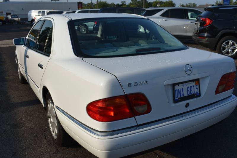 Used 1999 Mercedes-Benz E 320 Sedan image 3