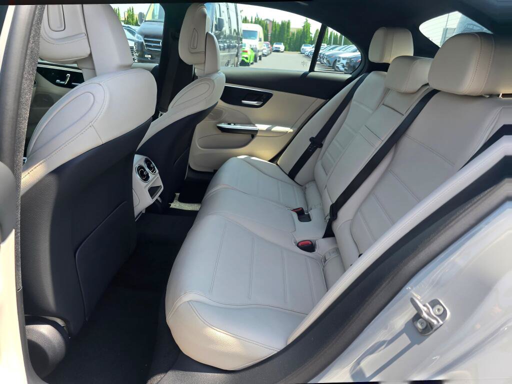 New 2026 Mercedes-Benz C 300 4MATIC Sedan image 18