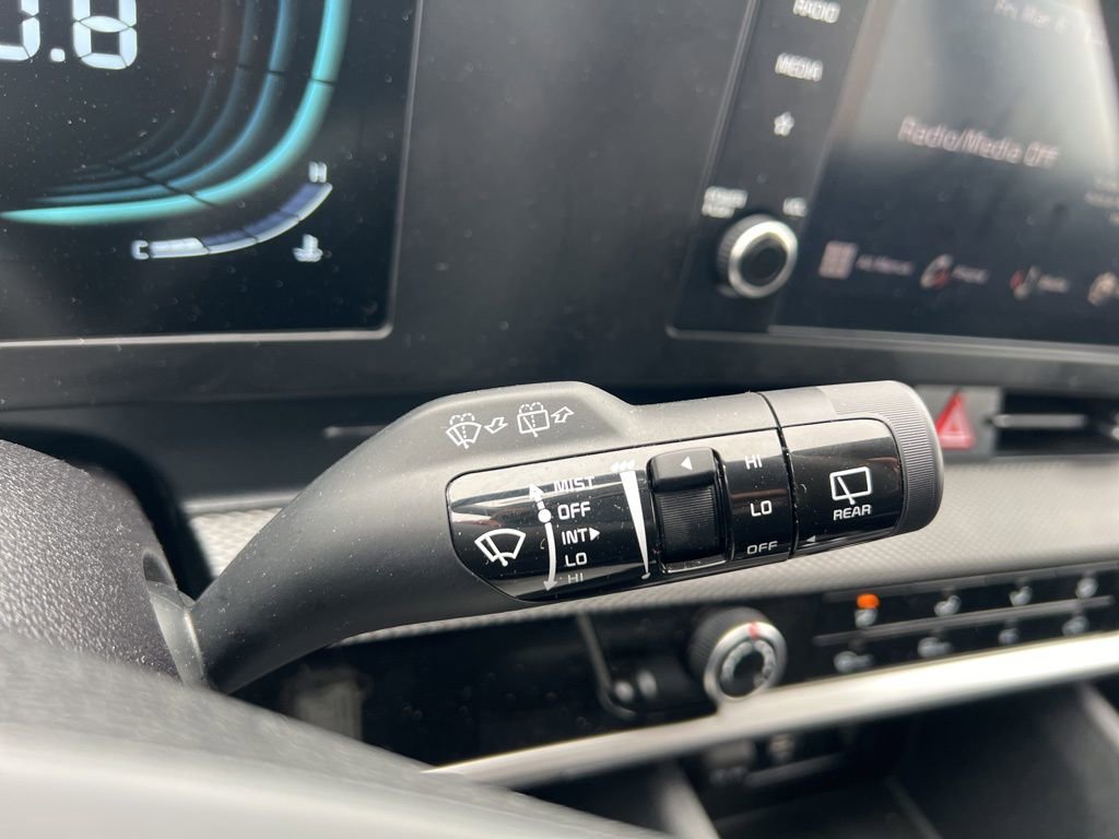 Used 2025 Kia Sportage LX image 13