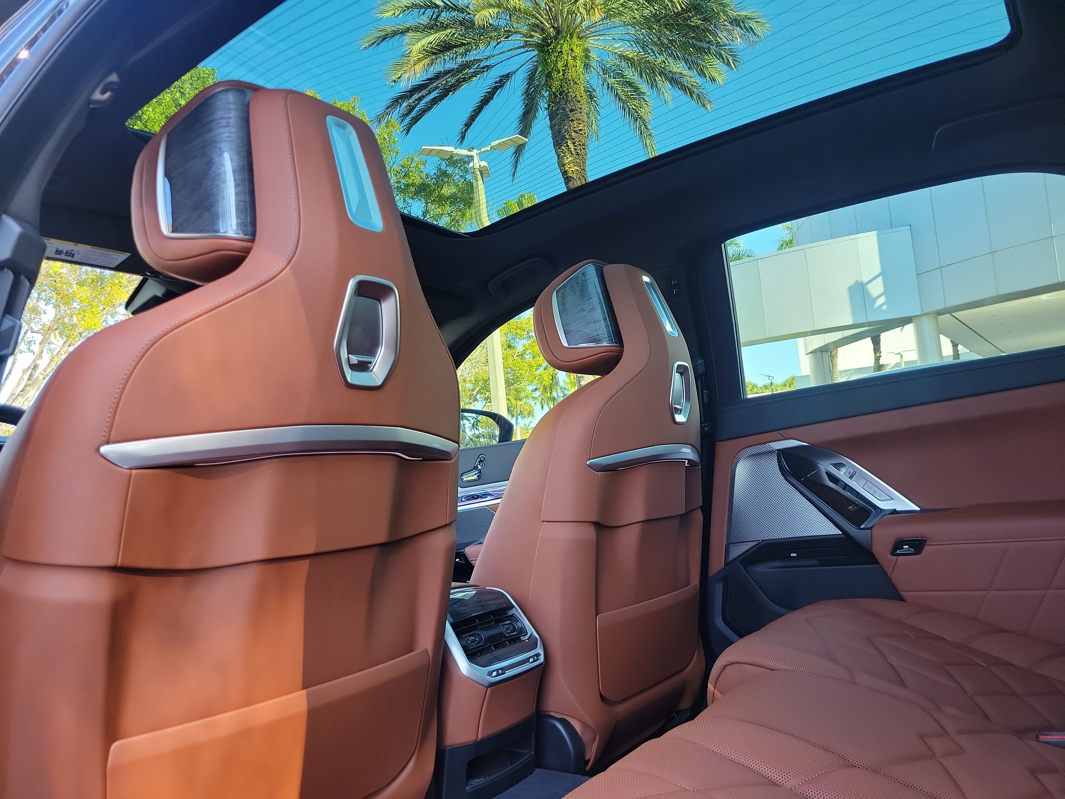 Used 2026 BMW i7 eDrive50 w/ M Sport Package image 13