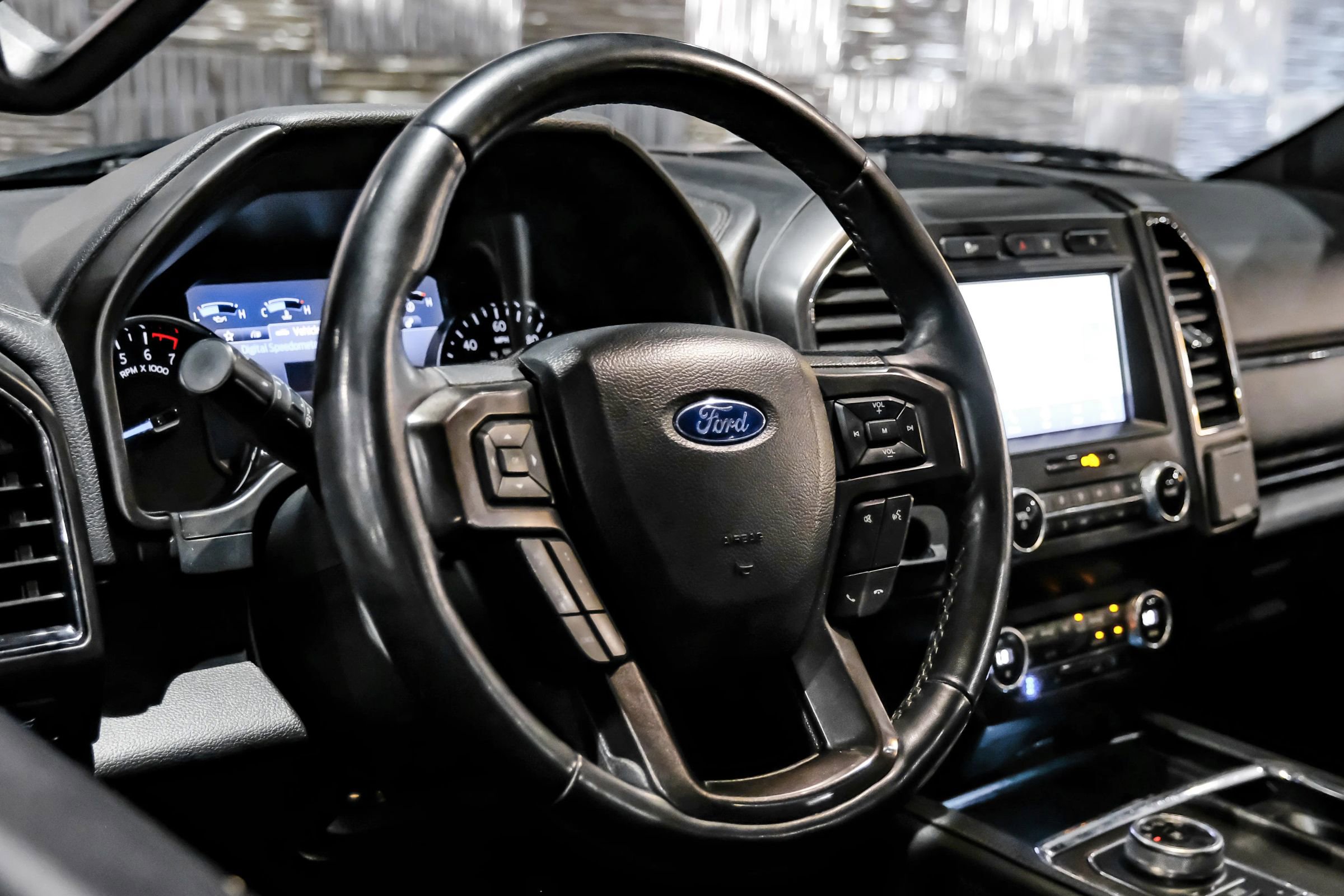 Used 2021 Ford Expedition Limited image 13