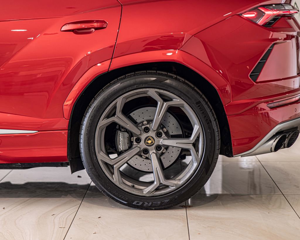 Used 2021 Lamborghini Urus image 7