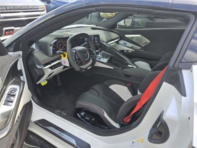 Used 2023 Chevrolet Corvette Z06 w/ Z07 Performance Package RWD image 5