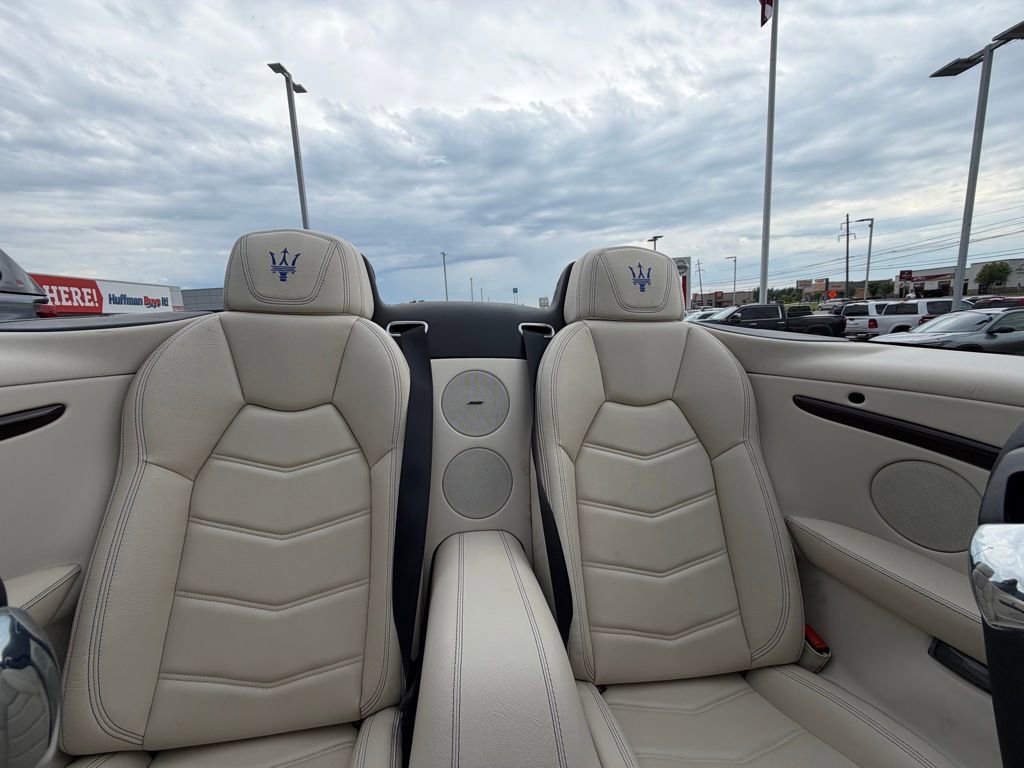 Used 2015 Maserati GranTurismo Sport RWD image 25