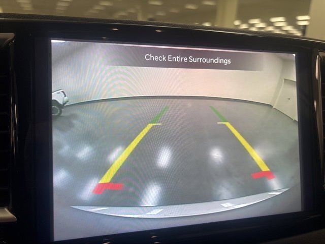 Used 2024 Chrysler Pacifica Touring-L image 23