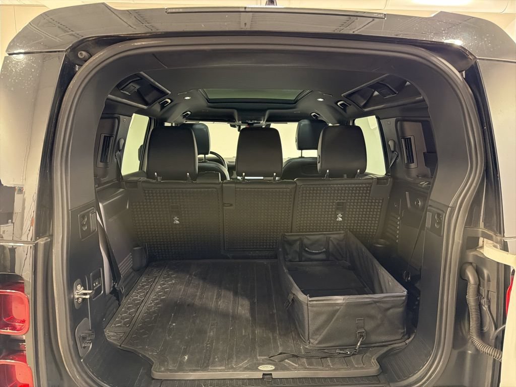 Certified 2022 Land Rover Defender 110 X-Dynamic SE AWD/4WD image 29