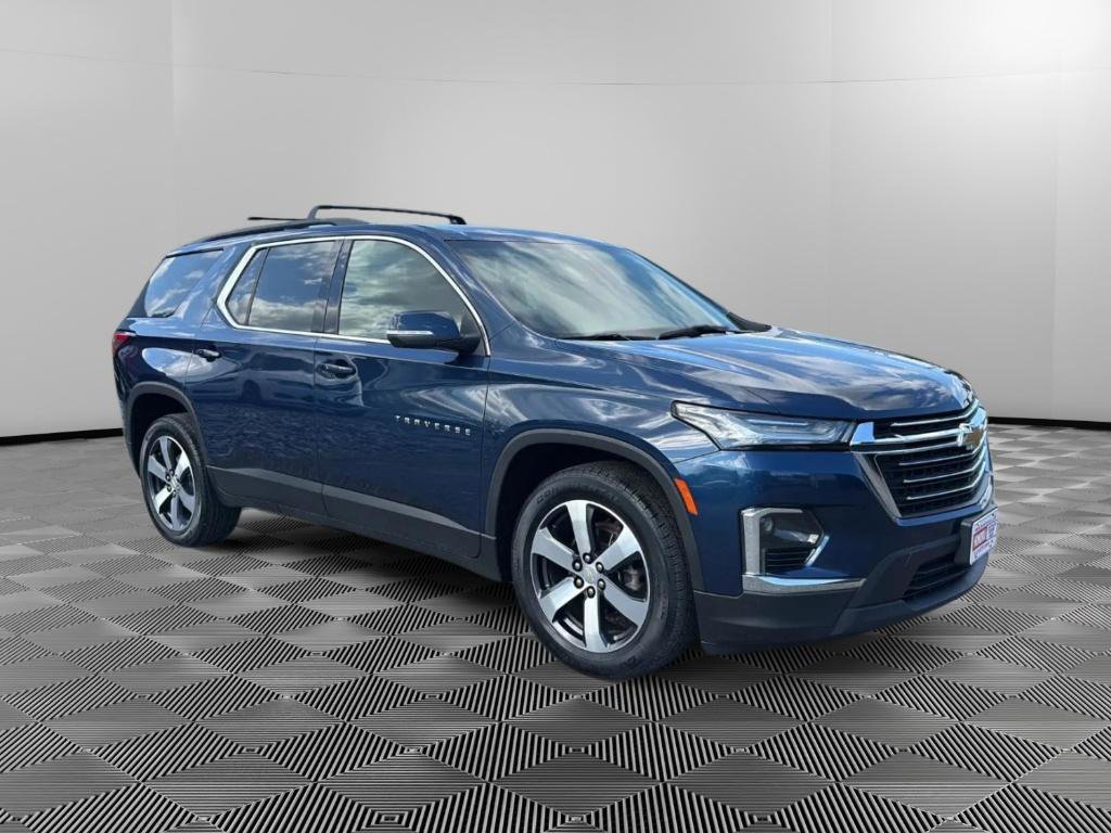 Certified 2023 Chevrolet Traverse LT w/ LT Premium Package AWD/4WD image 2