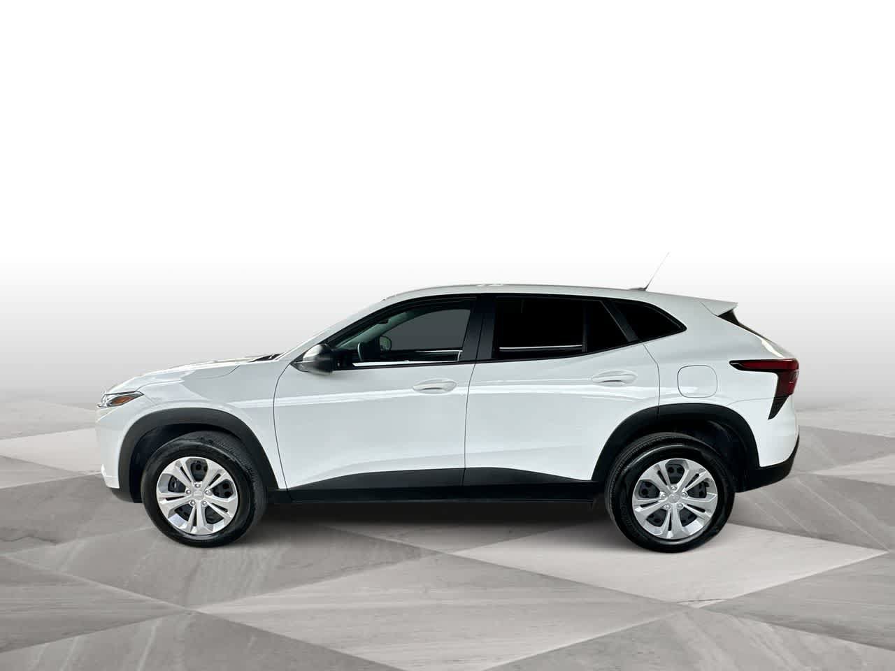 Used 2025 Chevrolet Trax LS FWD image 5