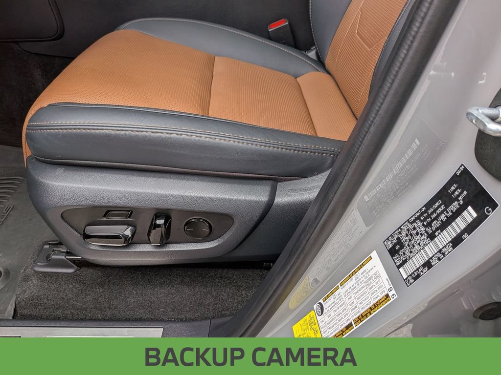 Used 2024 Lexus GX 550 w/ Accessory Package (2T) AWD/4WD image 18