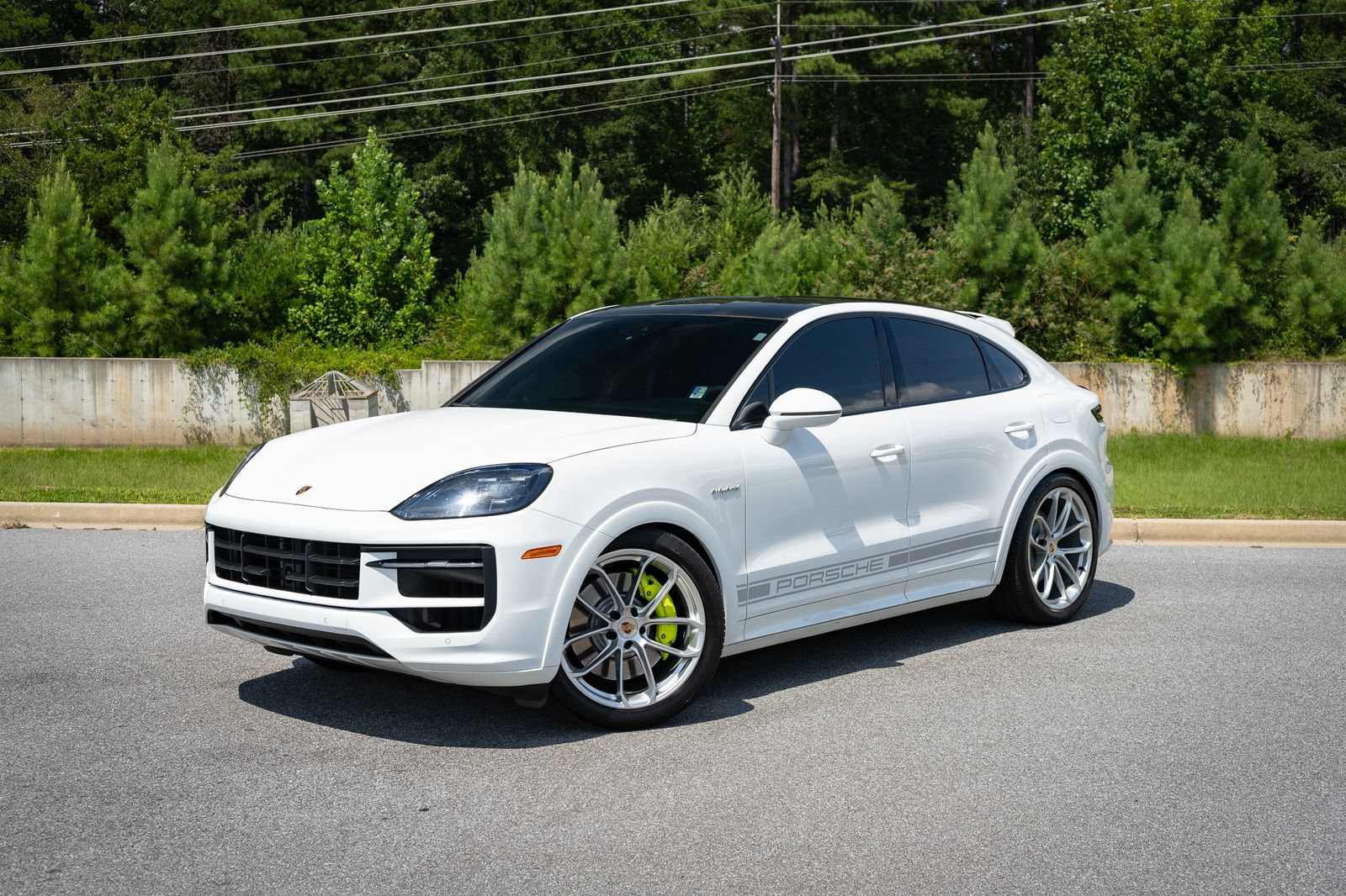 Used 2024 Porsche Cayenne S AWD/4WD image 4