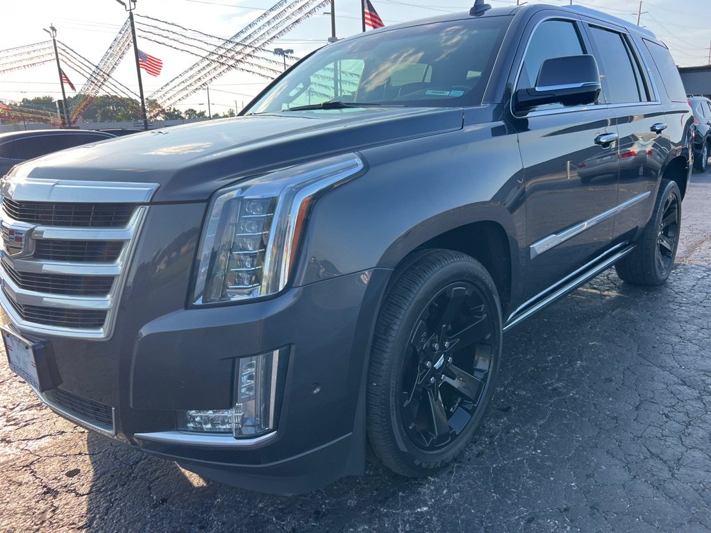 Used 2017 Cadillac Escalade Premium Luxury AWD/4WD image 3