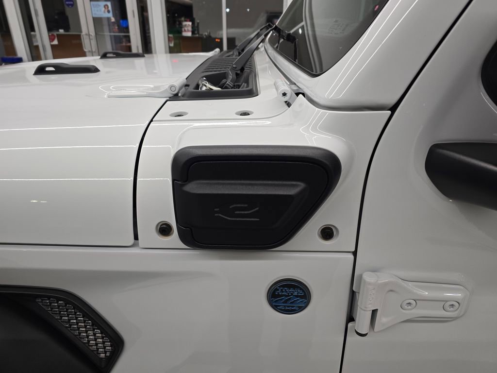 Used 2025 Jeep Wrangler Sport S image 14