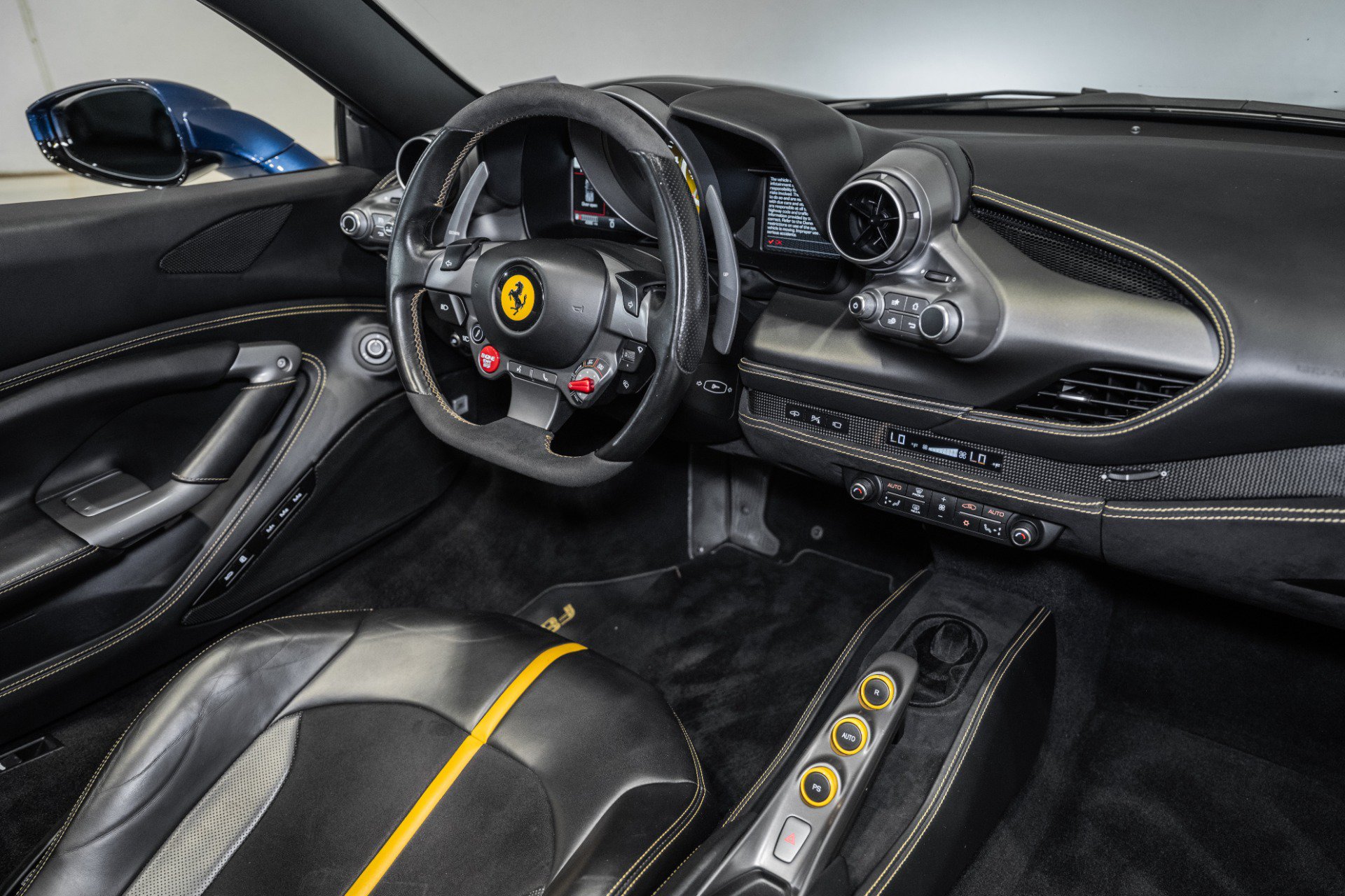 Used 2023 Ferrari F8 Tributo RWD image 21