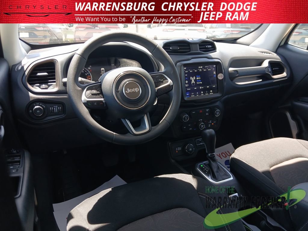 Used 2023 Jeep Renegade Latitude AWD/4WD image 13