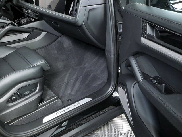 New 2026 Porsche Cayenne S image 26