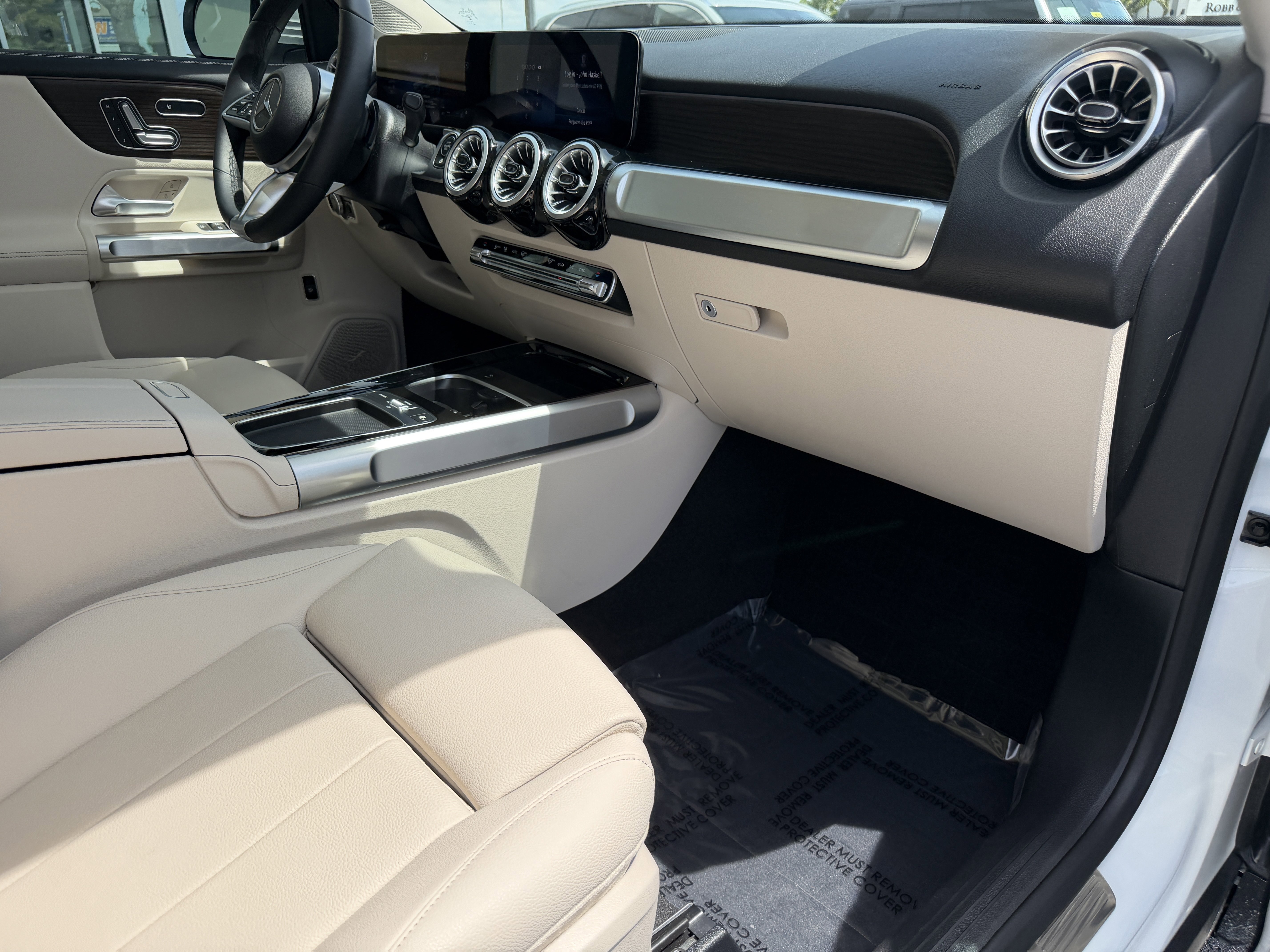 Used 2025 Mercedes-Benz GLB 250 image 12