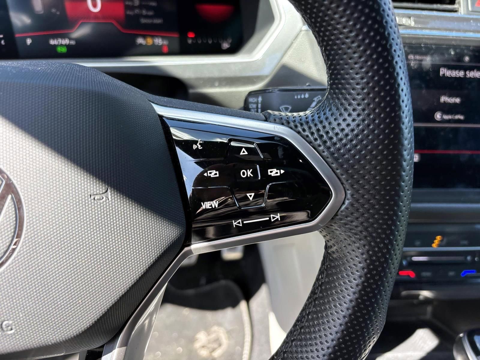 Used 2023 Volkswagen Tiguan SE R-Line image 18