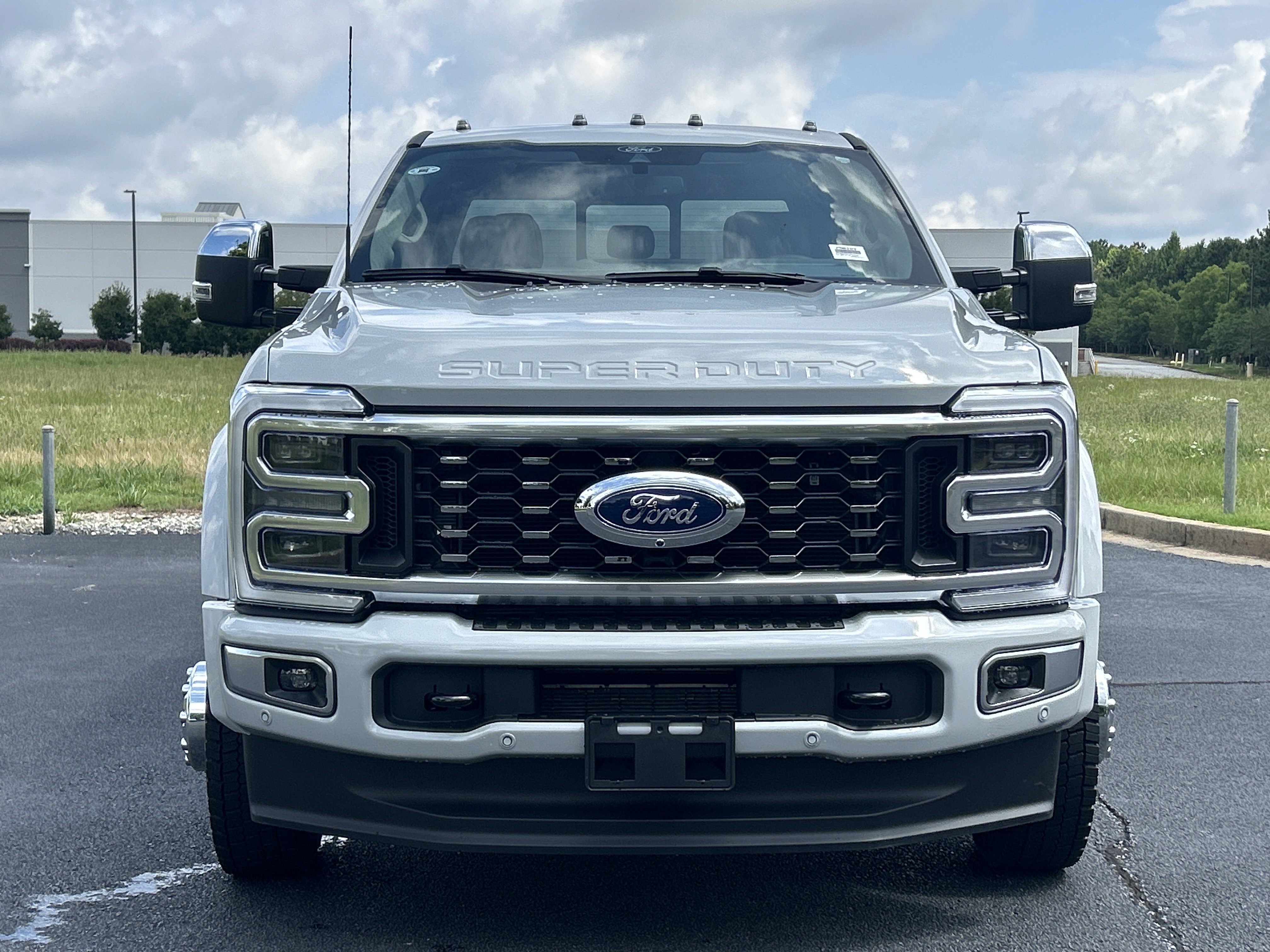 Used 2026 Ford F450 Platinum w/ Platinum Plus Package AWD/4WD image 3