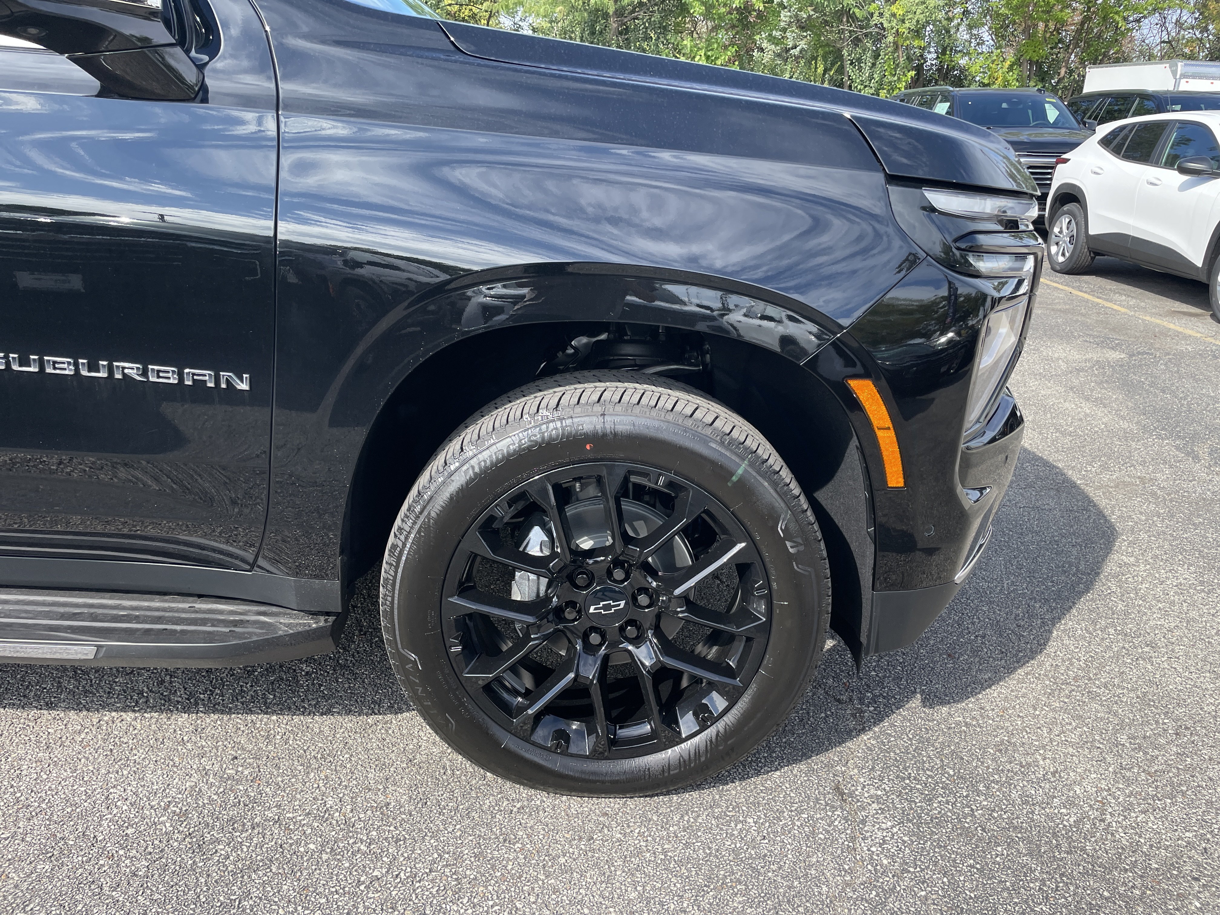 New 2026 Chevrolet Suburban Premier w/ Sun And Tow Package AWD/4WD image 34