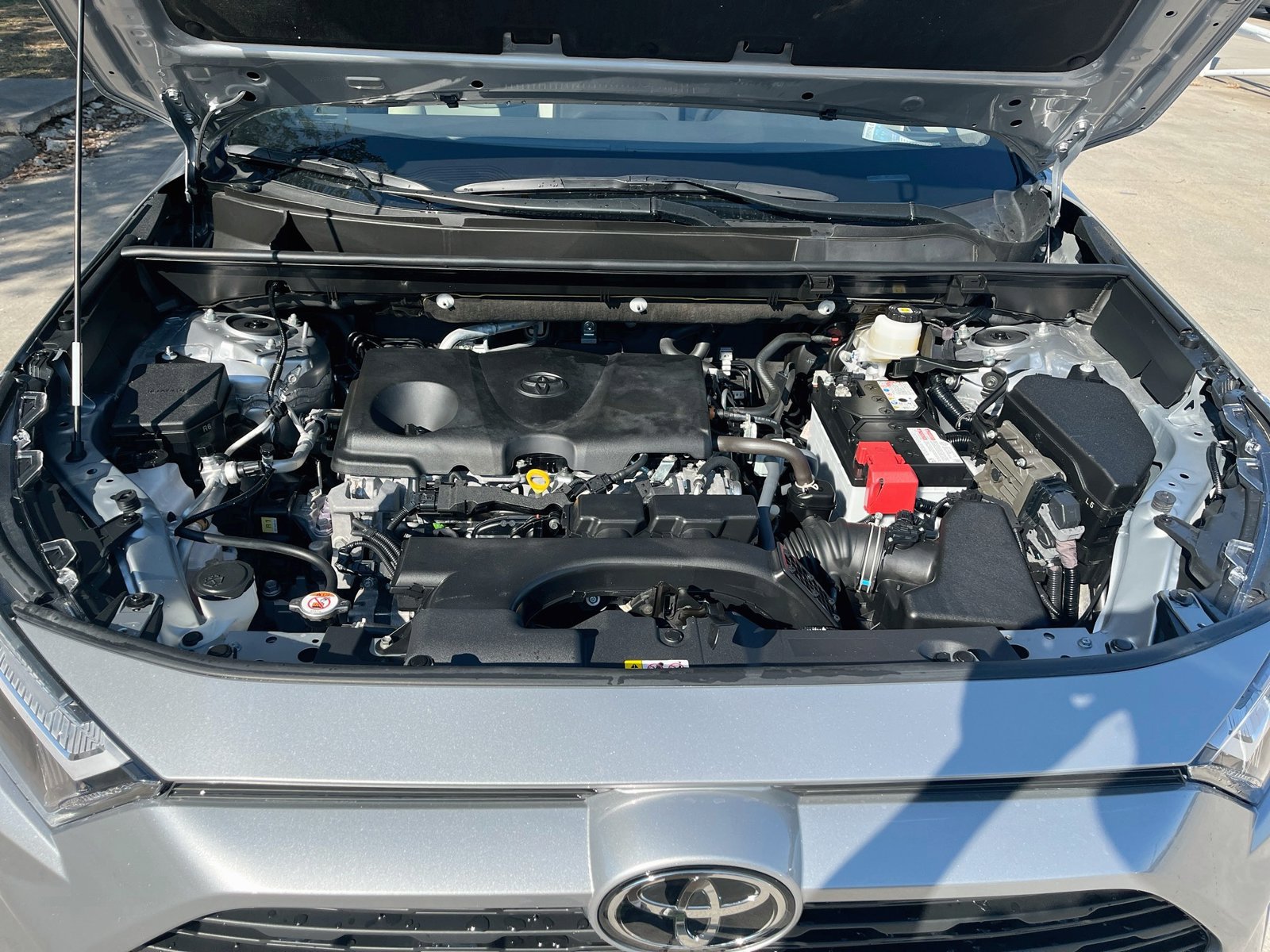 Used 2025 Toyota RAV4 XLE Premium AWD/4WD image 32