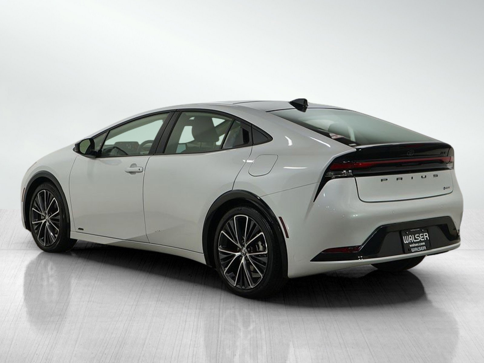 Used 2025 Toyota Prius XLE image 5