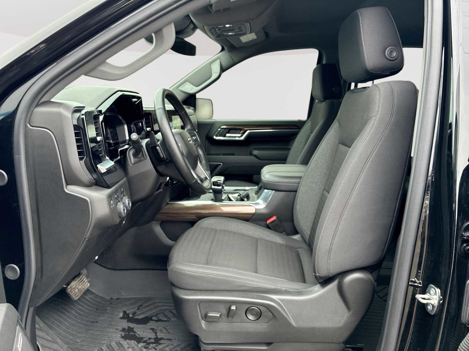 Used 2024 Chevrolet Silverado 1500 RST image 19