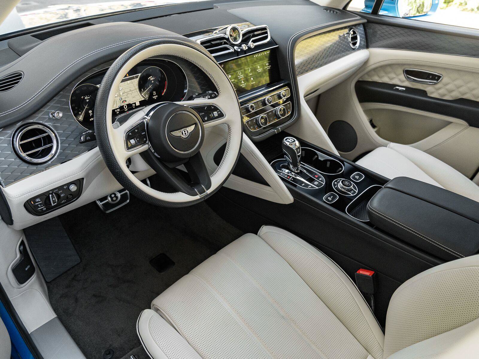 Used 2022 Bentley Bentayga AWD/4WD image 2