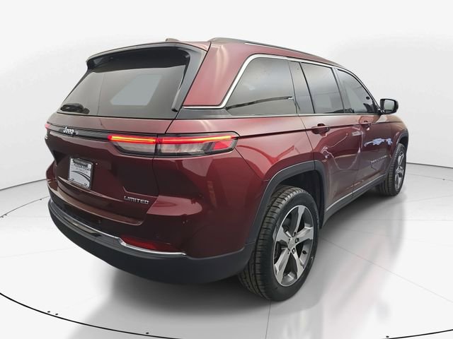 Used 2023 Jeep Grand Cherokee Limited w/ Trailer Tow Prep Group (B) image 9