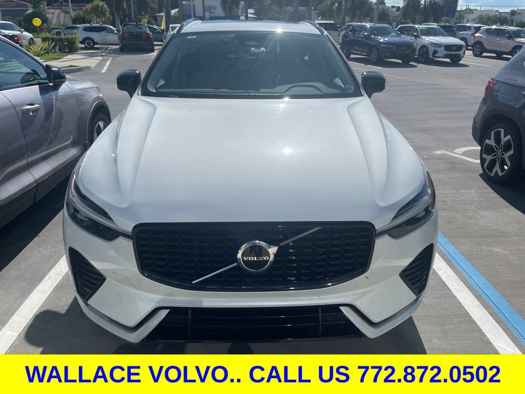 Used 2024 Volvo XC60 B5 Core AWD/4WD image 2