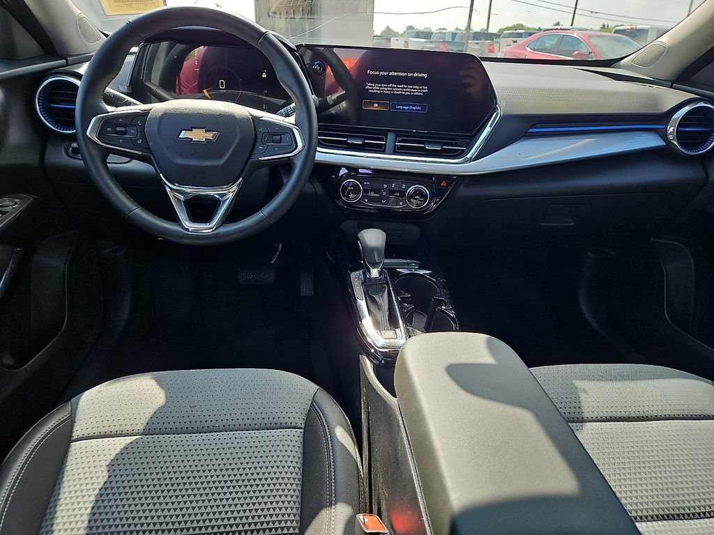 Used 2025 Chevrolet Trax LT w/ Driver Confidence Package FWD image 12
