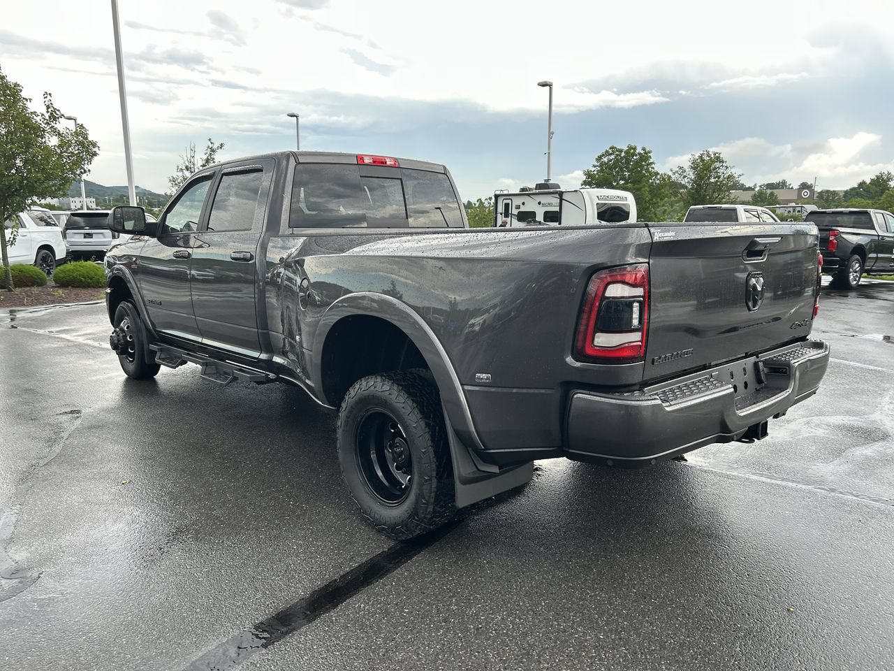 Used 2021 RAM 3500 Laramie w/ Night Edition AWD/4WD image 5