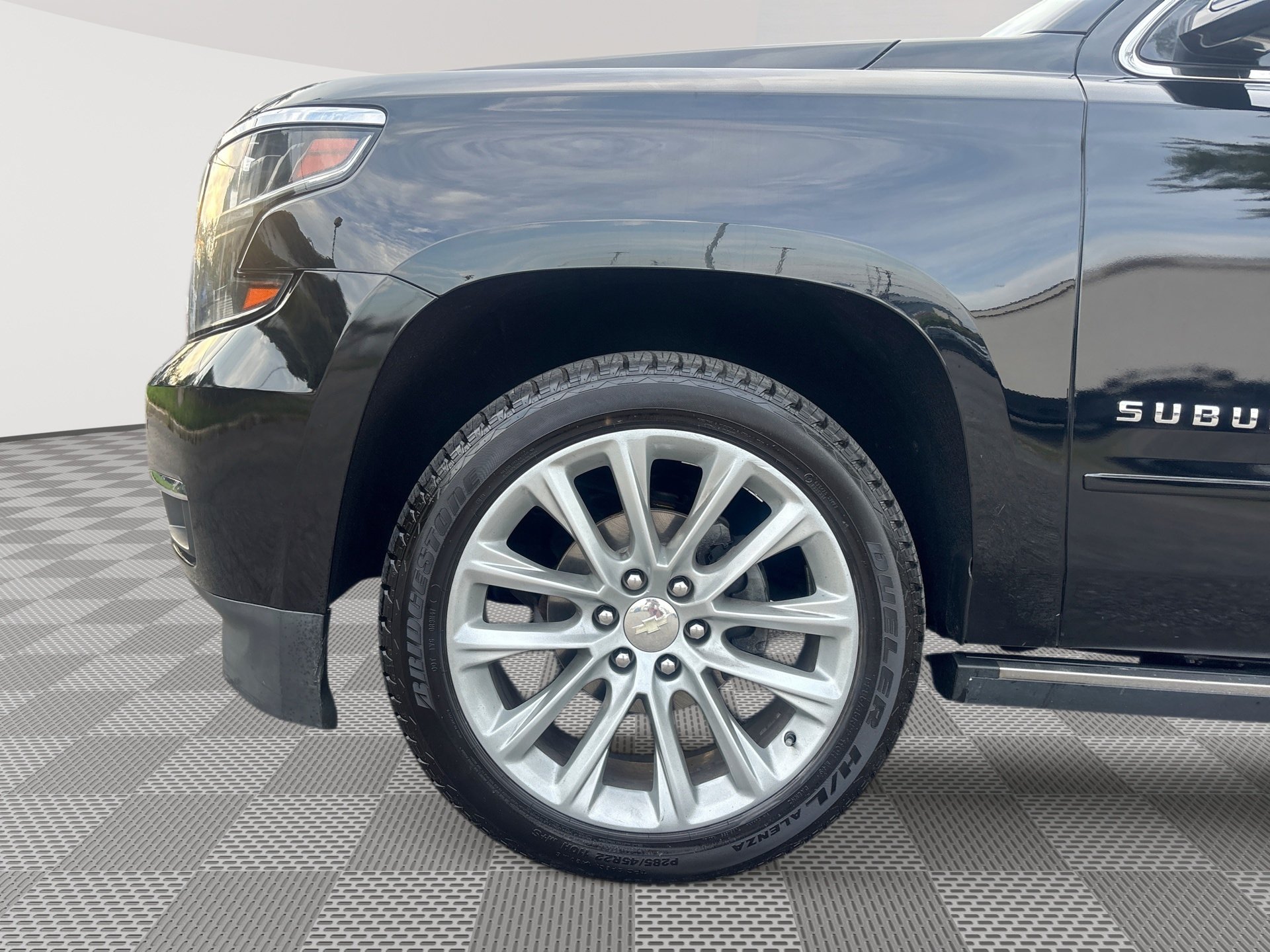 Used 2019 Chevrolet Suburban Premier w/ Premier Plus Edition AWD/4WD image 19