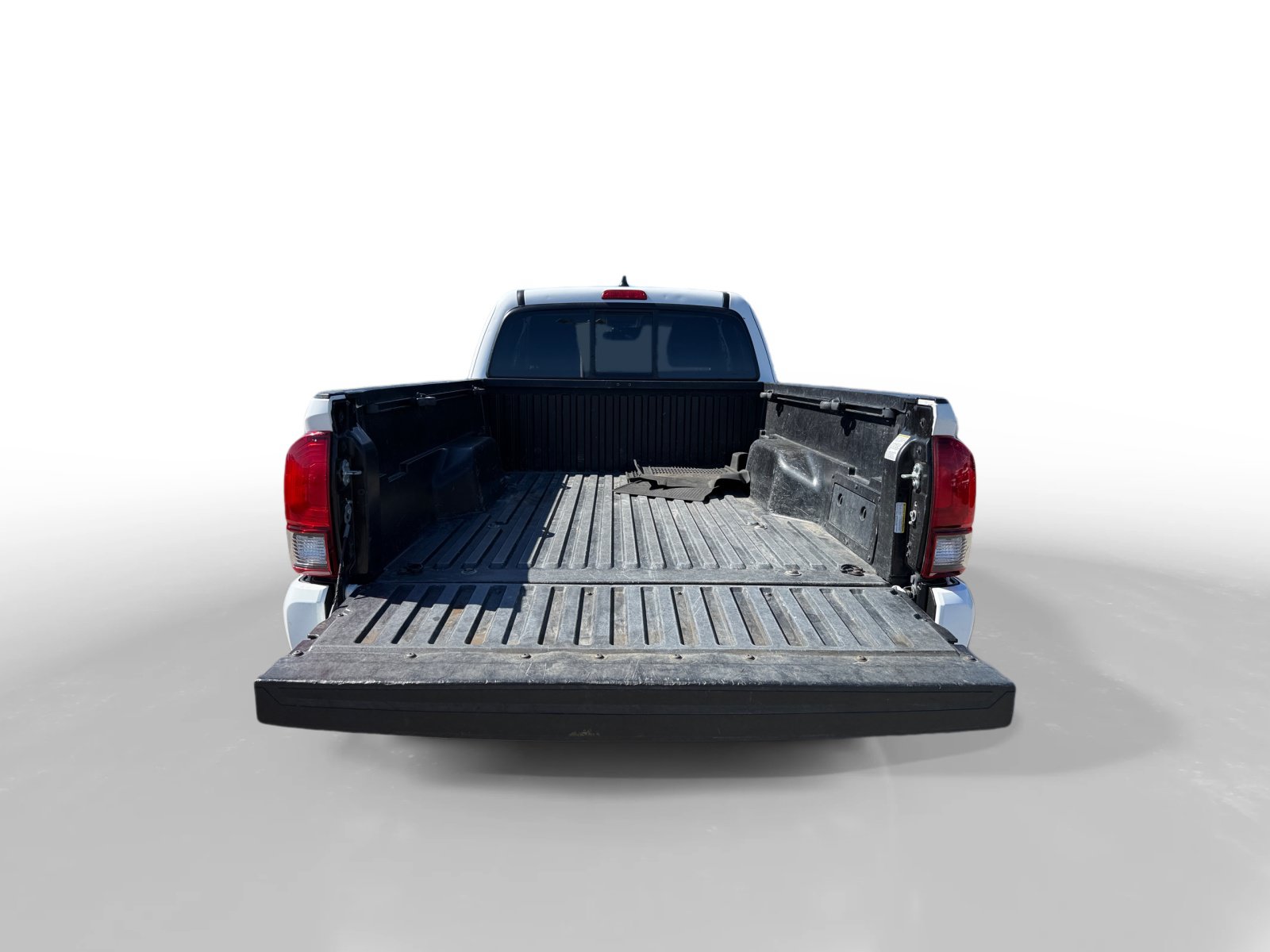 Used 2023 Toyota Tacoma SR AWD/4WD image 17