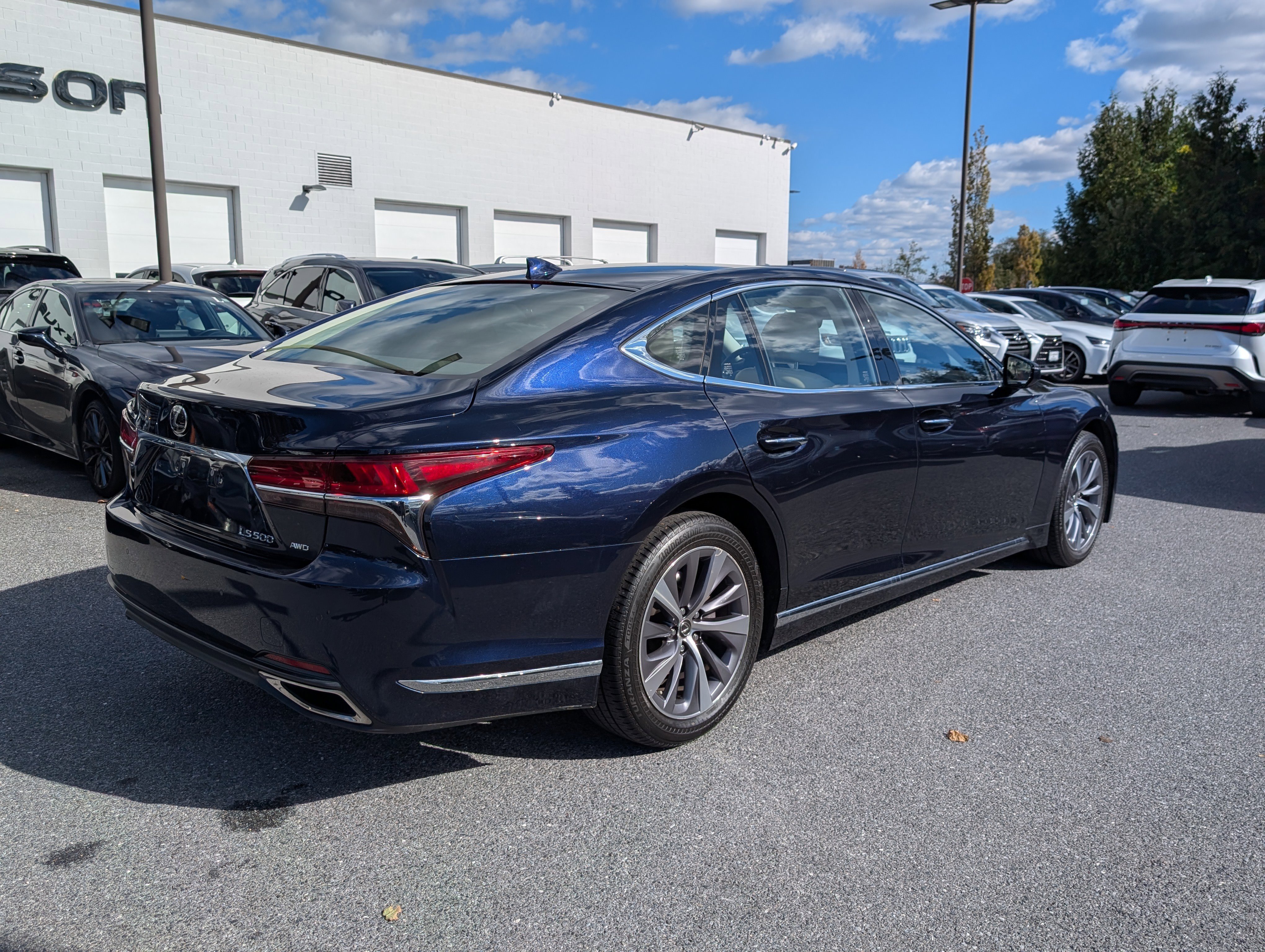 Used 2019 Lexus LS 500 AWD image 3