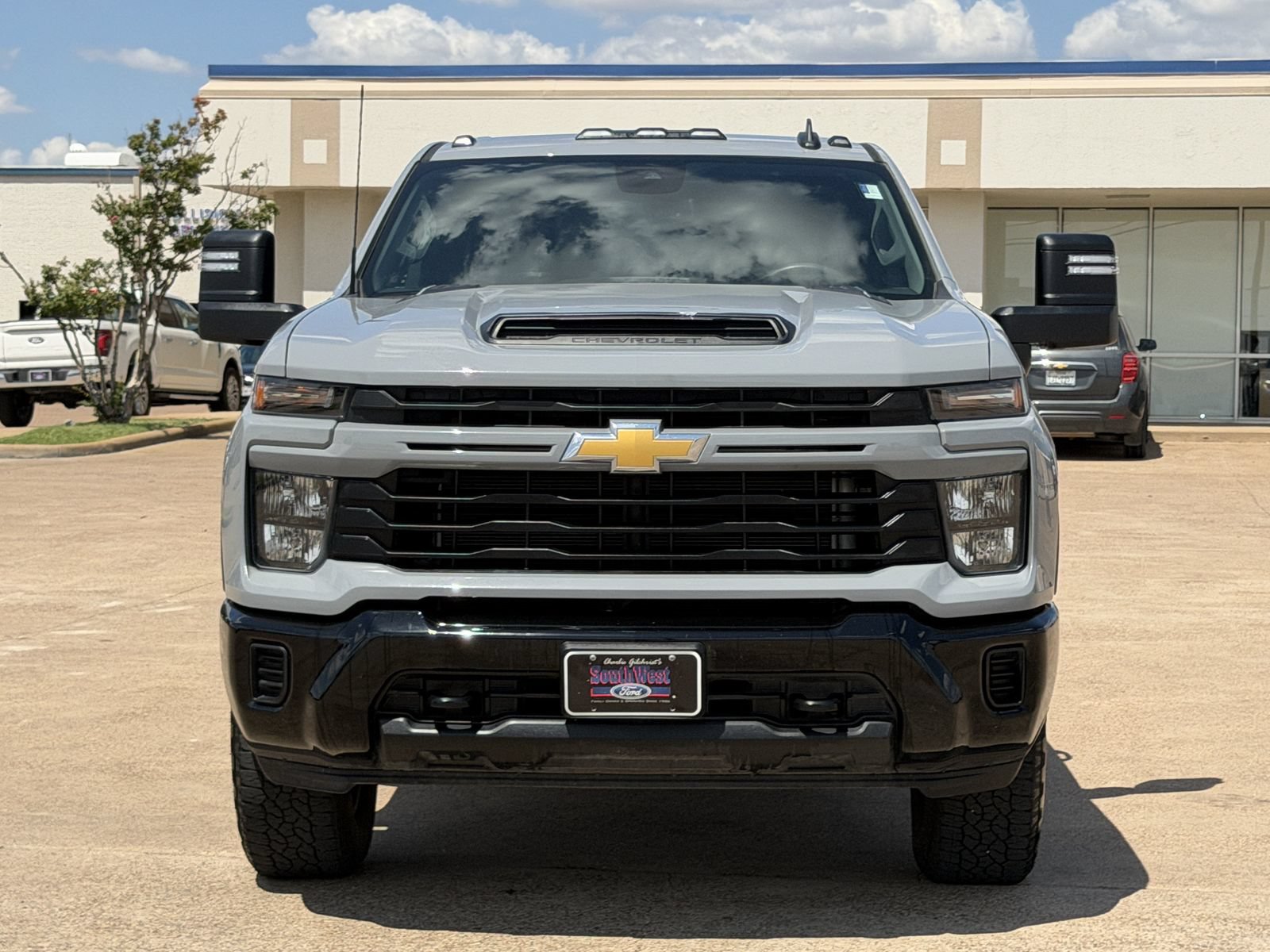 Used 2024 Chevrolet Silverado 2500 Custom w/ Custom Value Package AWD/4WD image 9
