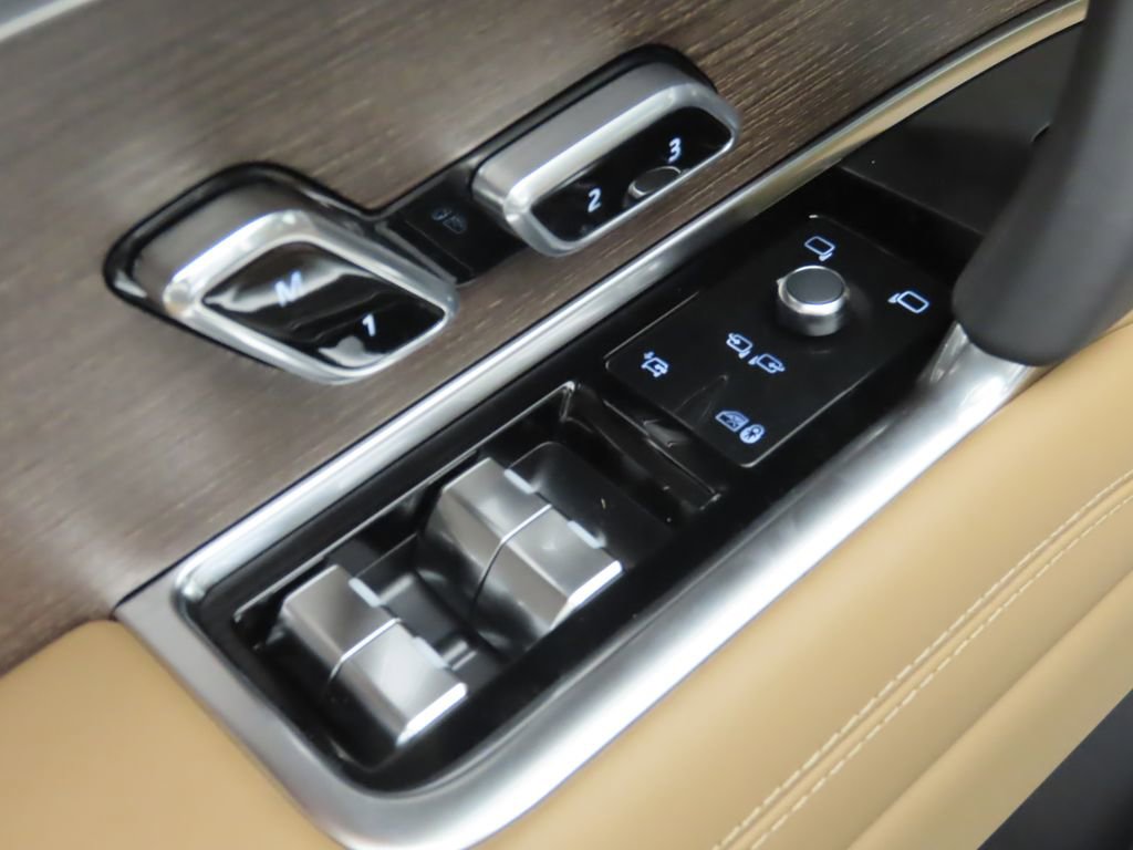 New 2025 Land Rover Range Rover SE image 25