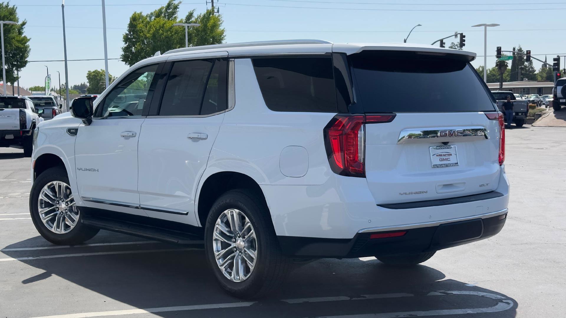Used 2023 GMC Yukon SLT image 8