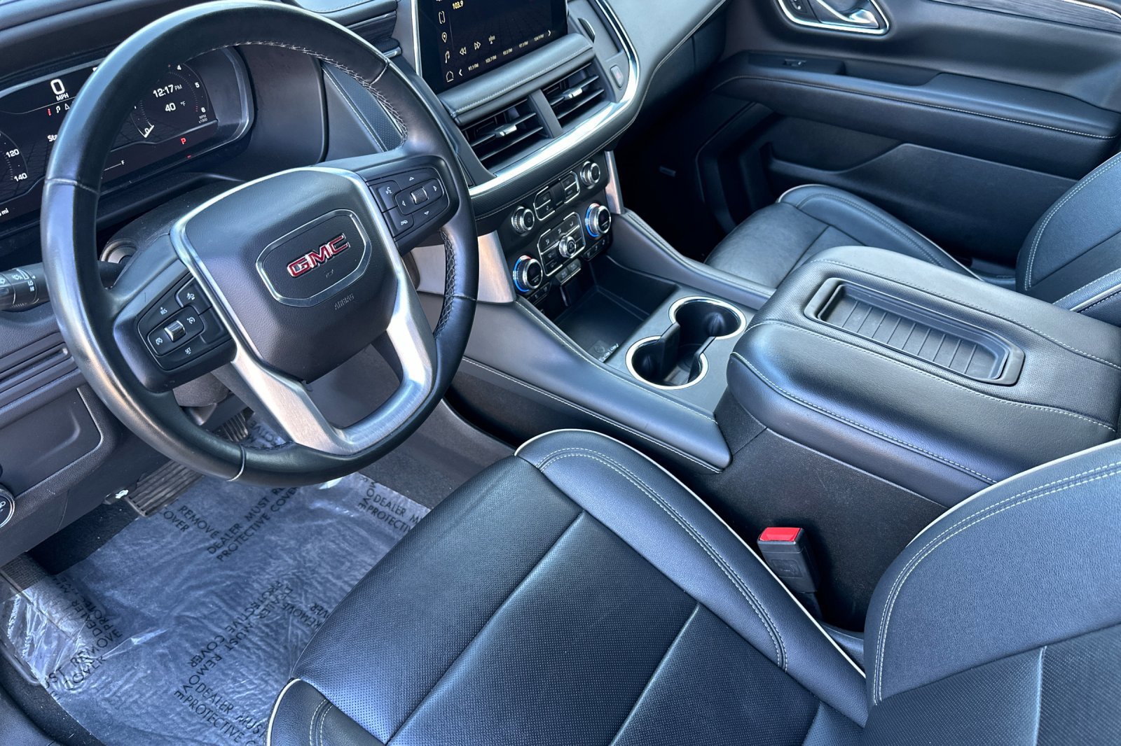 Used 2023 GMC Yukon SLT AWD/4WD image 10