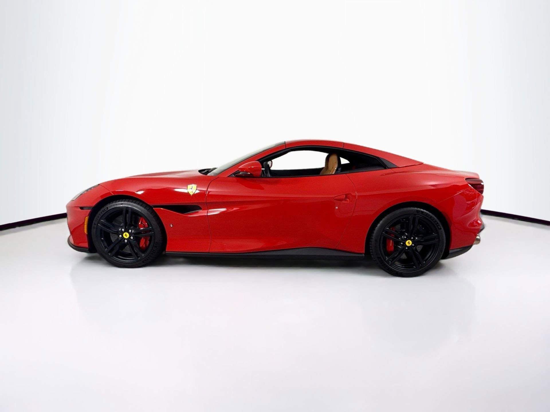 Certified 2022 Ferrari Portofino M image 4