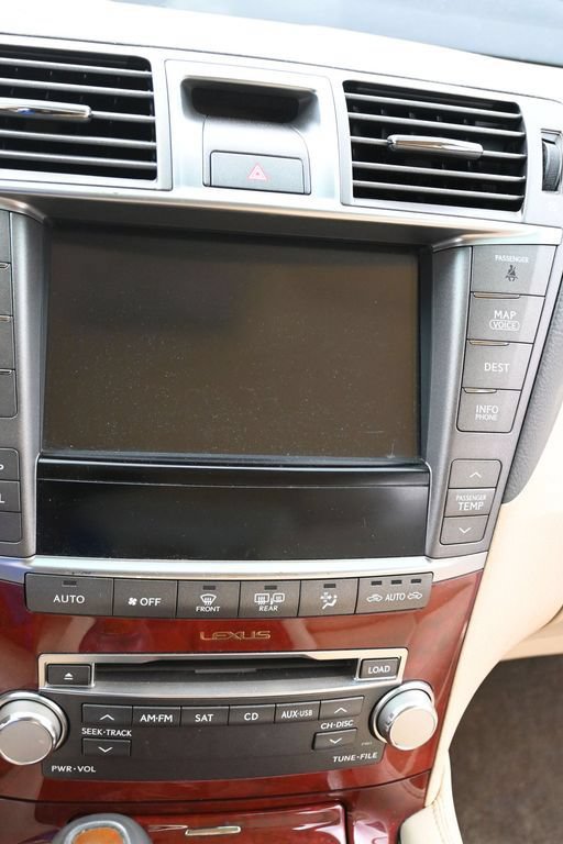 Used 2011 Lexus LS 460 AWD w/ Comfort Pkg image 15