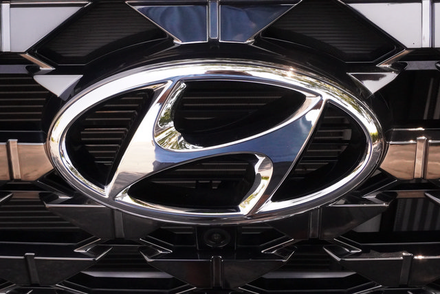 Used 2023 Hyundai Santa Fe Calligraphy AWD/4WD image 42