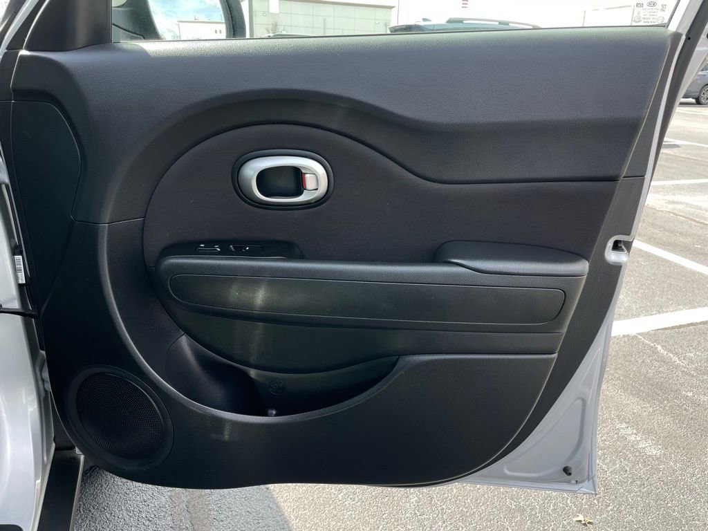 Used 2016 Kia Soul image 27