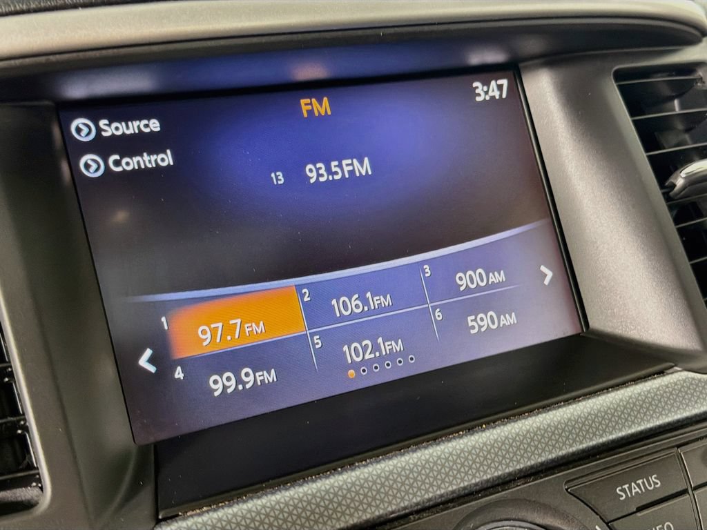 Used 2018 Nissan Pathfinder SL AWD/4WD image 15