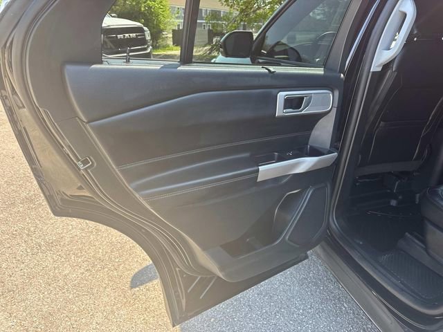 Used 2023 Ford Explorer Limited w/ Equipment Group 301A image 16