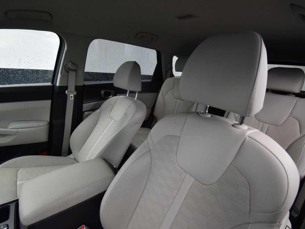 Used 2025 Kia Sorento EX image 14