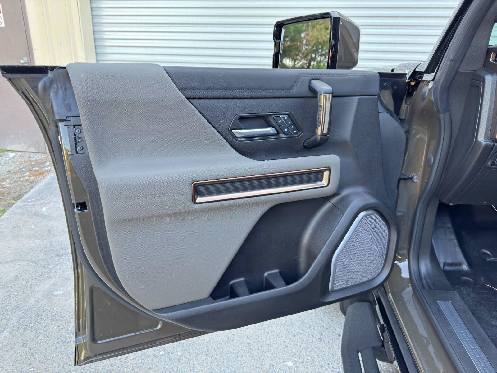 Used 2025 GMC Hummer EV 3X w/ LPO, Roof Cross Rail Package AWD/4WD image 50