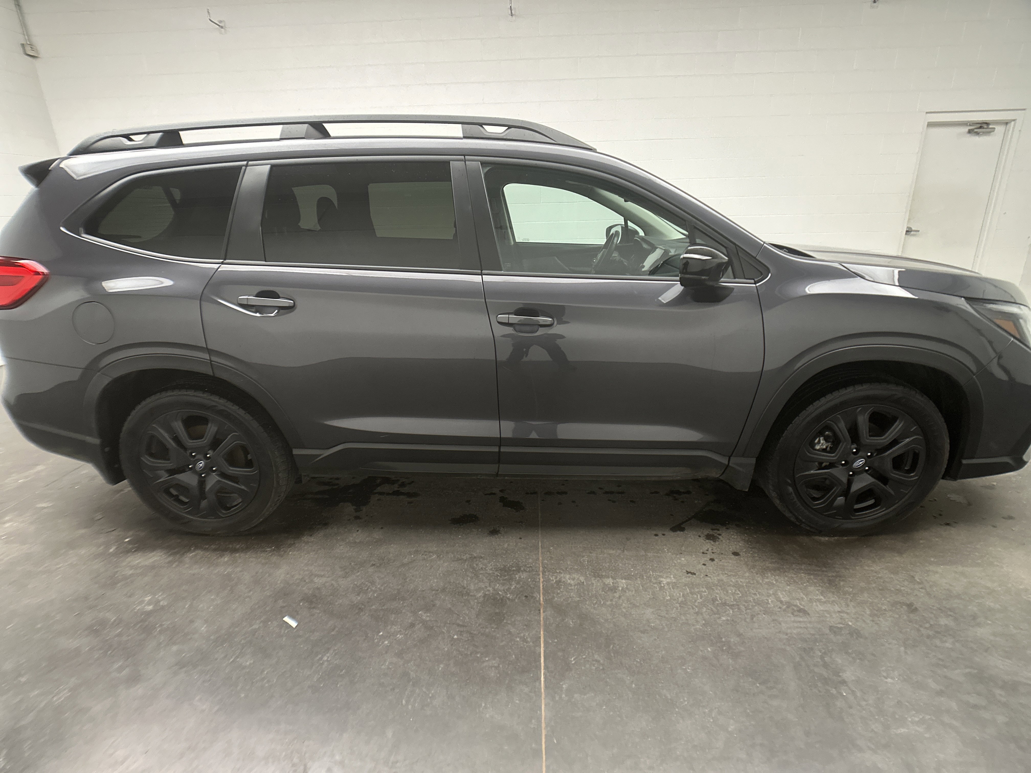 Used 2024 Subaru Ascent Onyx Edition image 9
