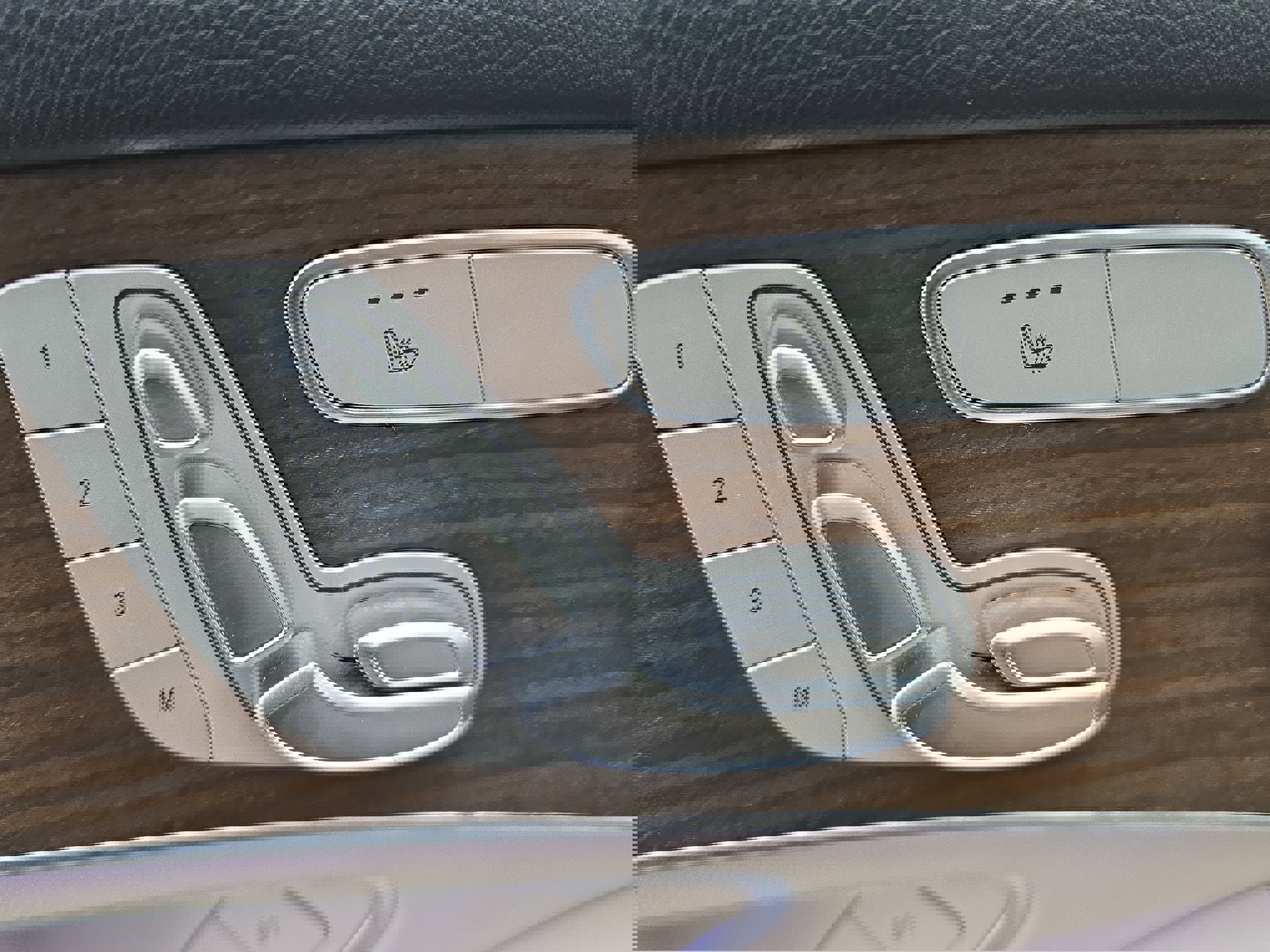 Certified 2021 Mercedes-Benz GLC 300 4MATIC w/ Premium Package image 29