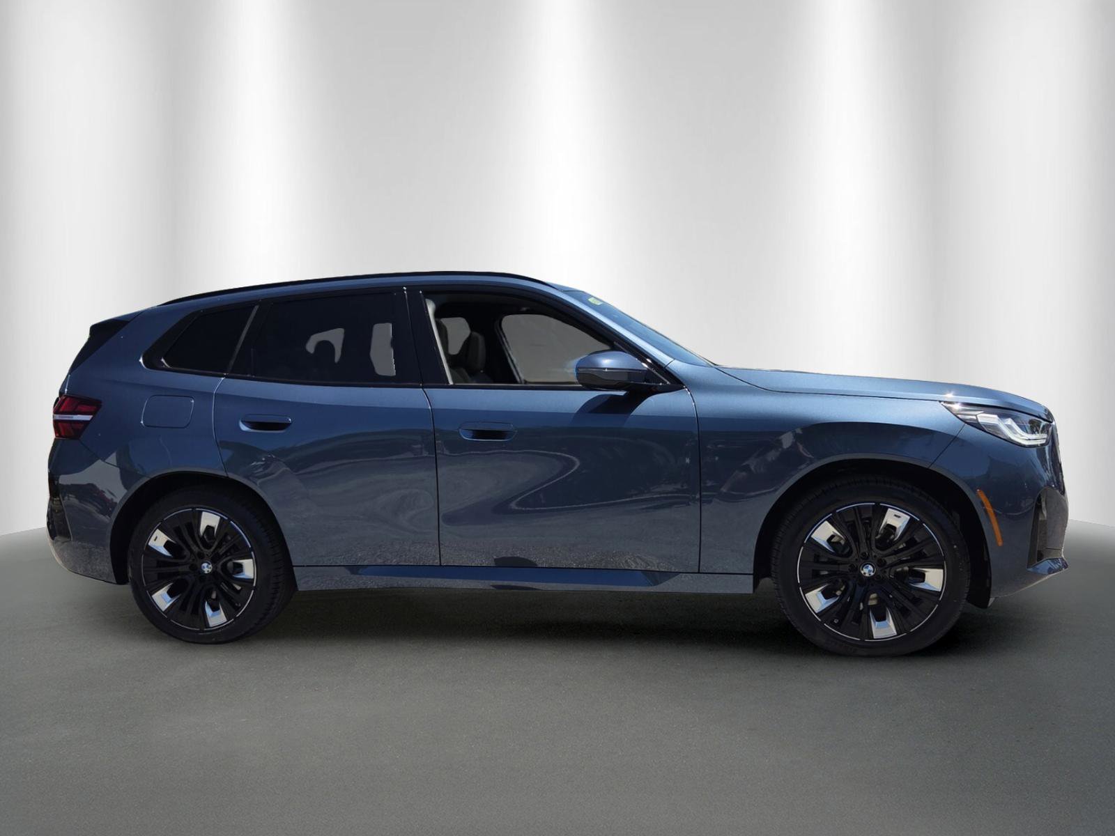 New 2026 BMW X3 xDrive30 w/ M Sport Package AWD/4WD image 8